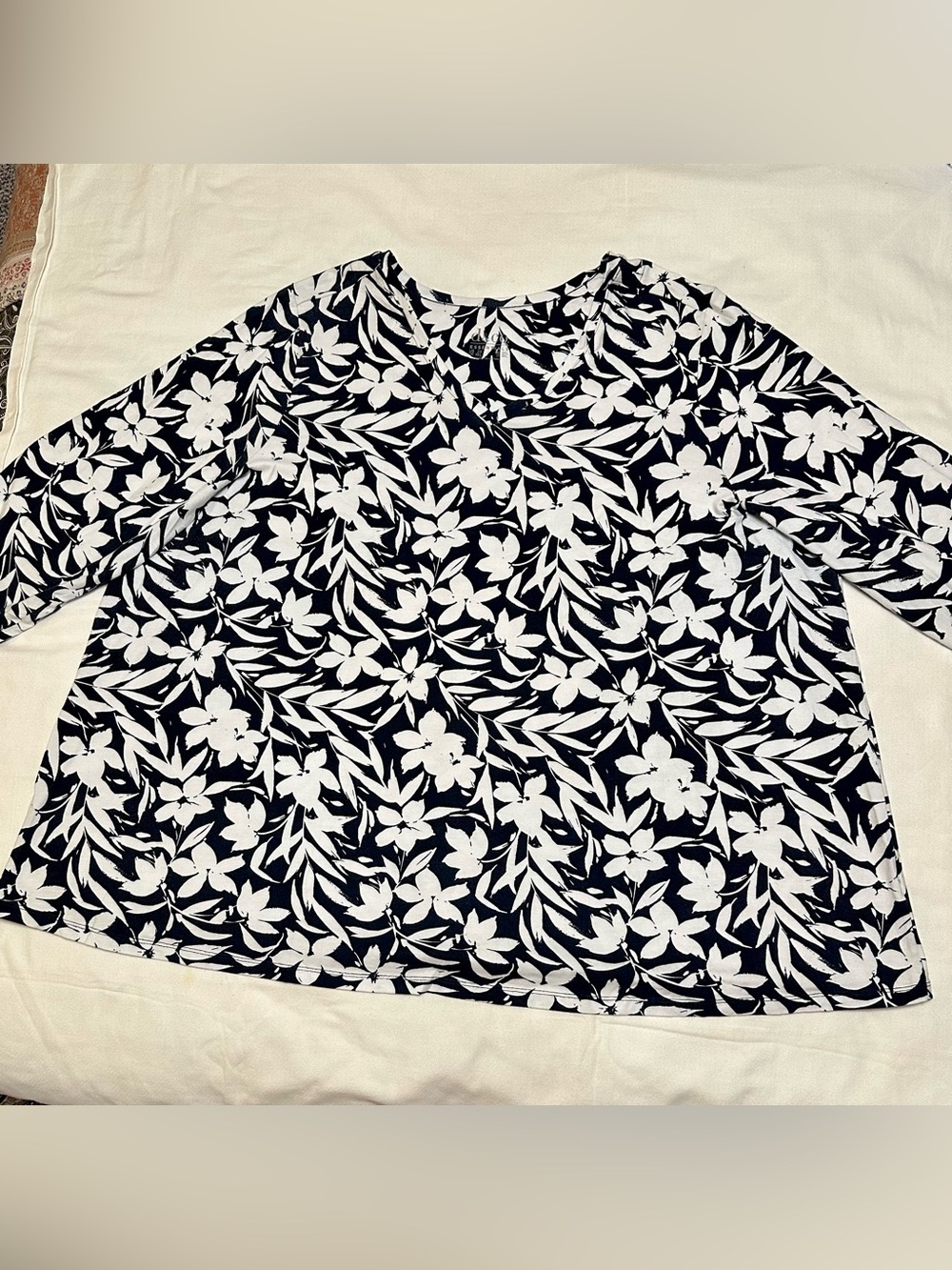 Denim & Co. Black and White Floral V-Neck Top